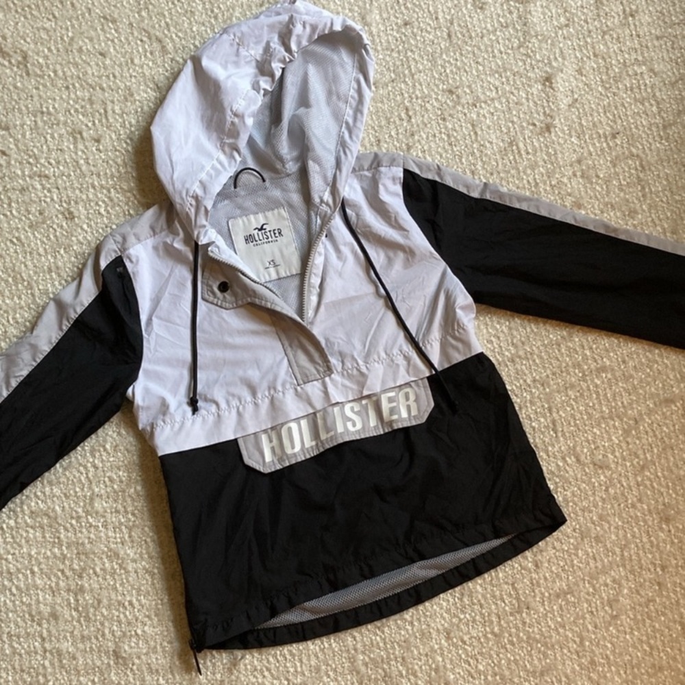 🌊 HOLLISTER SIZE XS LIGHT WEIGHT HOODED JACKET